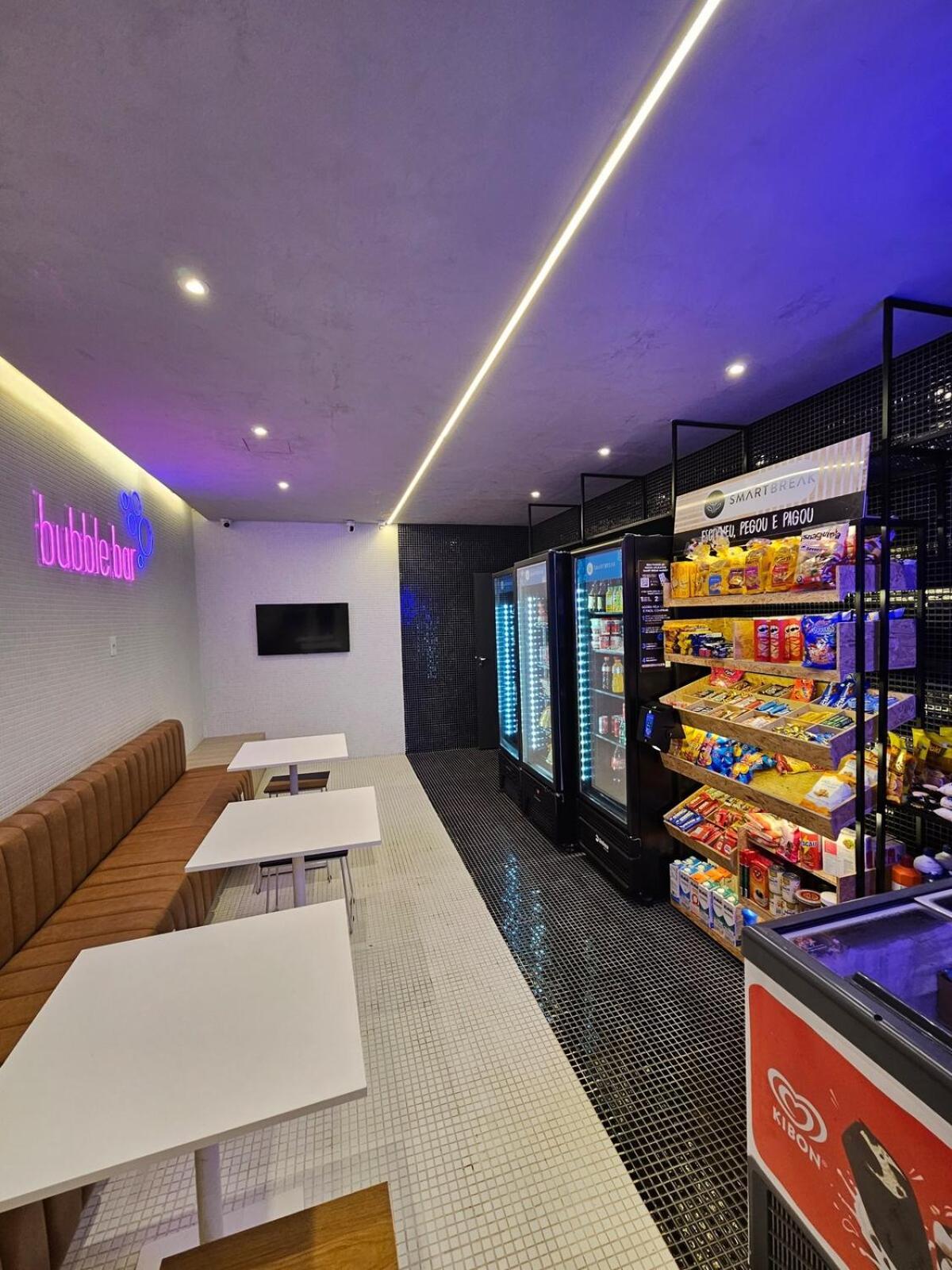 Em Moema Ao Lado Do Metro, Apartamento
