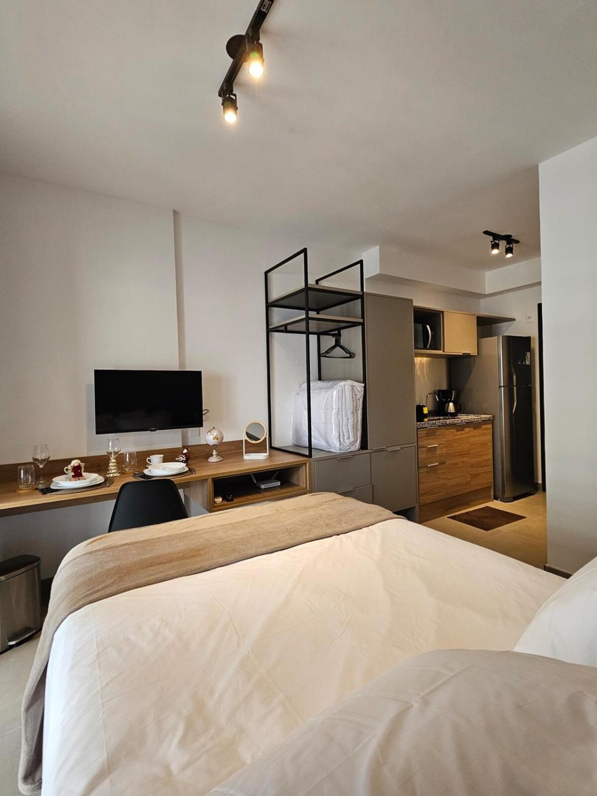 Em Moema Ao Lado Do Metro, Apartamento *